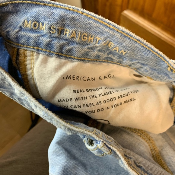 Women’s American Eagle Mom Straight Jean size 4 short - Picture 6 of 7